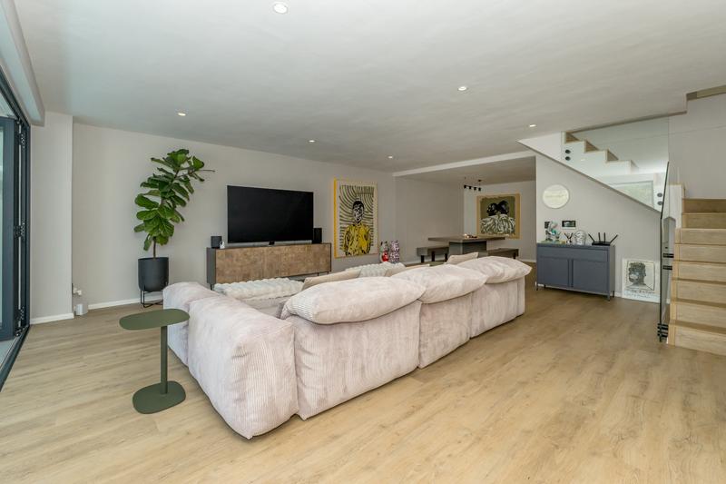 3 Bedroom Property for Sale in Camps Bay Western Cape